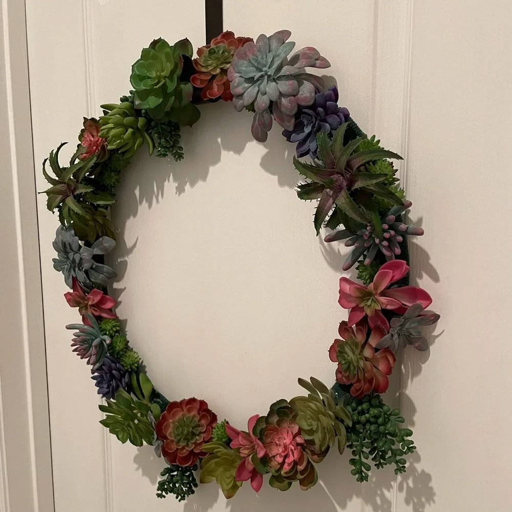 20” Faux Succulent Wreath - Handmade Indoor Succulent Wreath - Picture 5 of 8